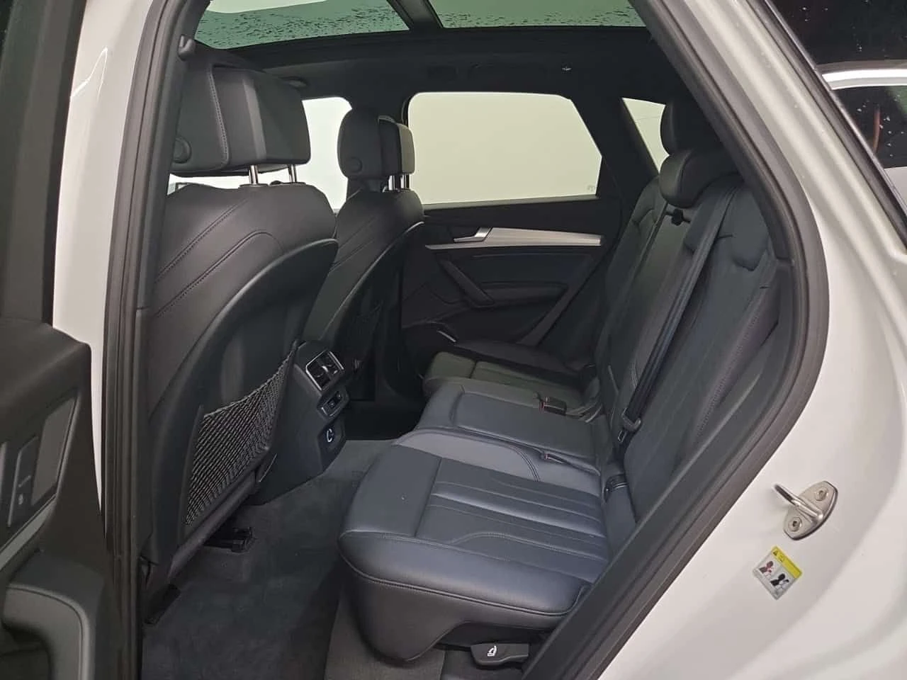 Audi Q5  PROGRESSIV / КОЖА / ПОДГРЕВИ / ПАНОРАМА , снимка 13 - Автомобили и джипове - 55640967