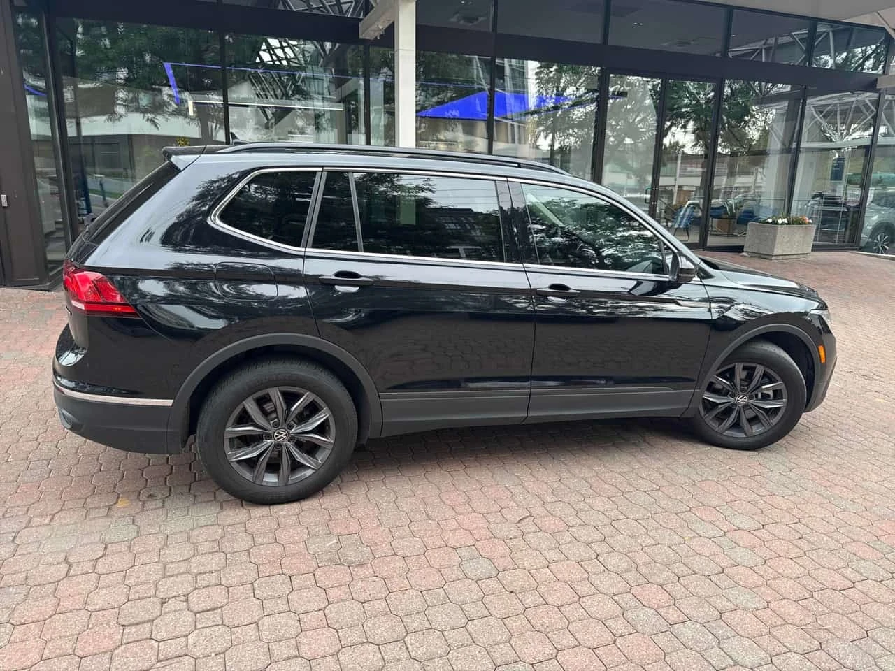 VW Tiguan * Comfortline * CARFAX * БЕЗ ПЪРВОНАЧАЛНА ВНОСКА, снимка 3 - Автомобили и джипове - 55797771