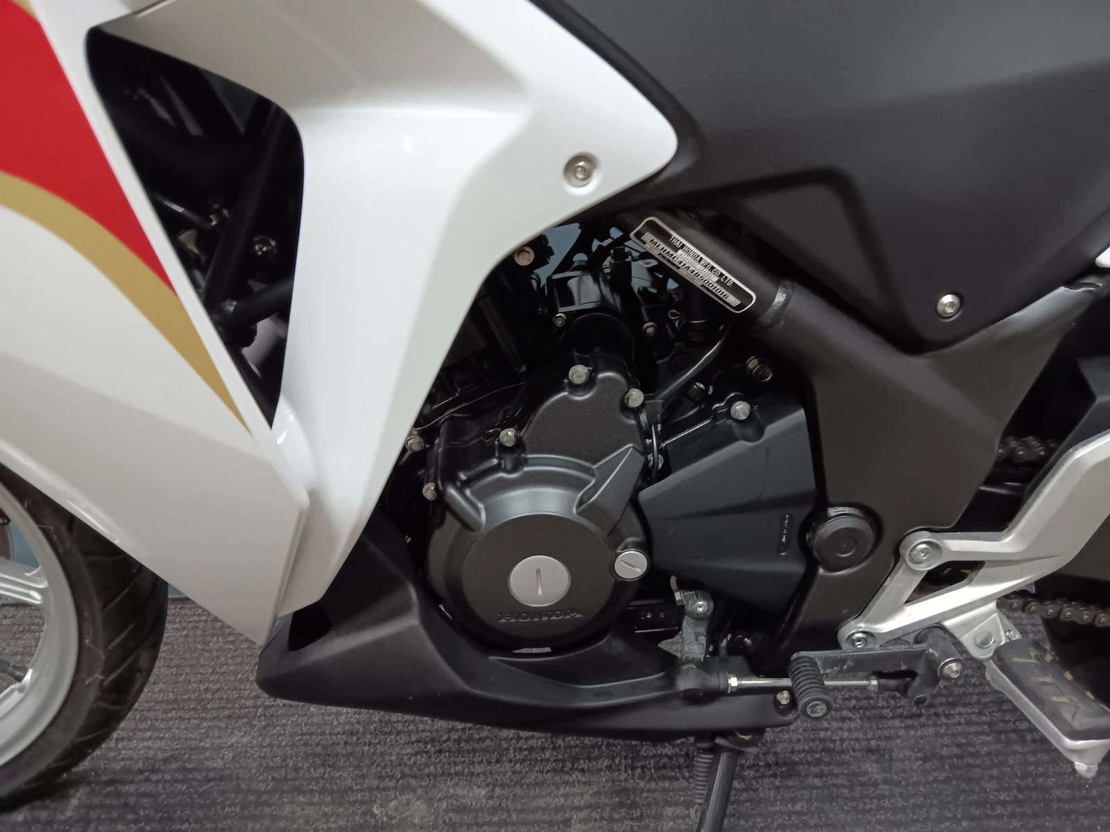 Honda Cbr 250R 1320km НОВ!!! - изображение 10