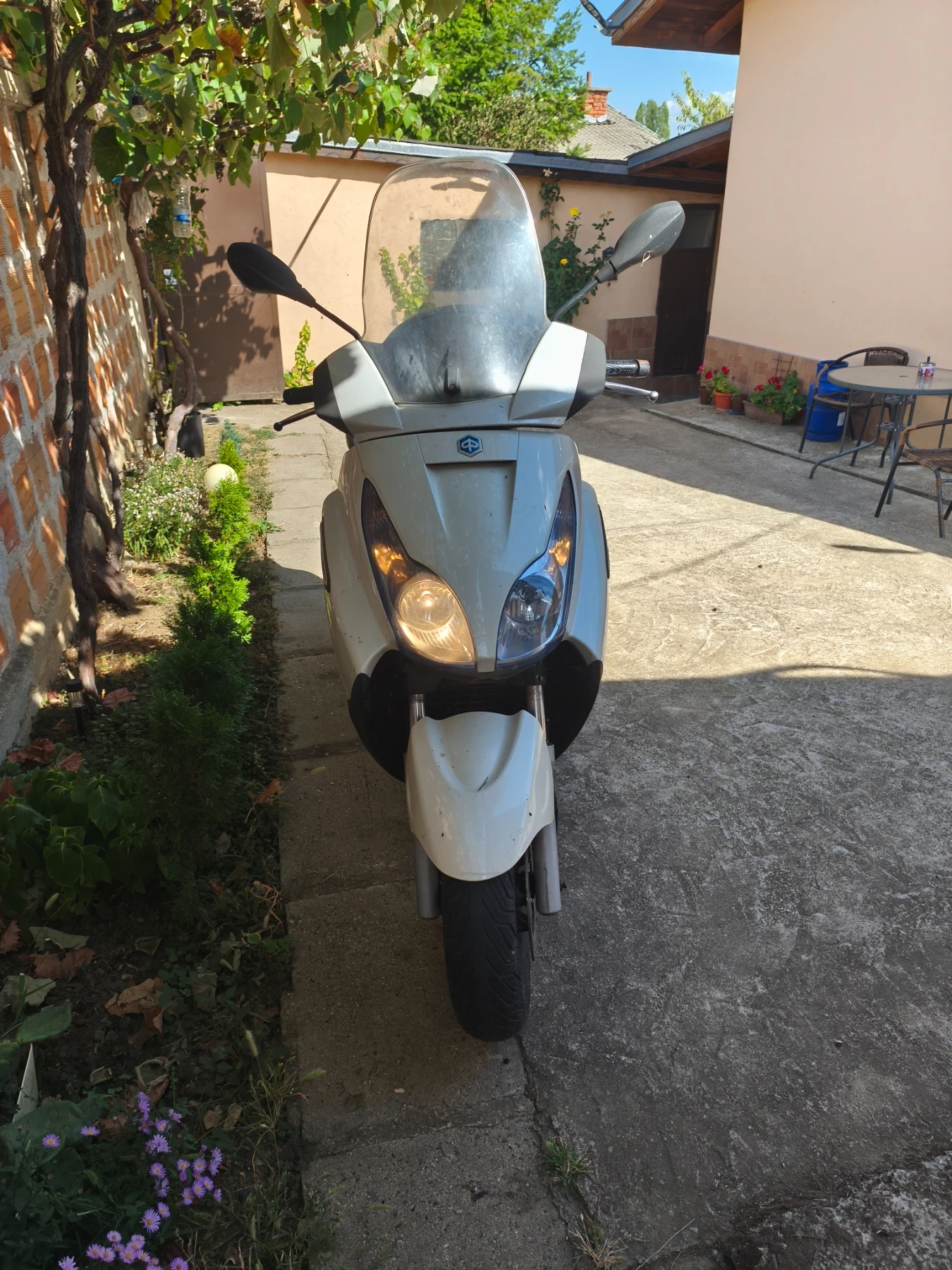 Piaggio X7