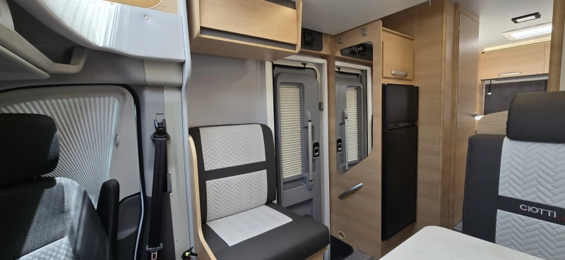 Кемпер Giottiline Siena 390 , снимка 8 - Каравани и кемпери - 51203874