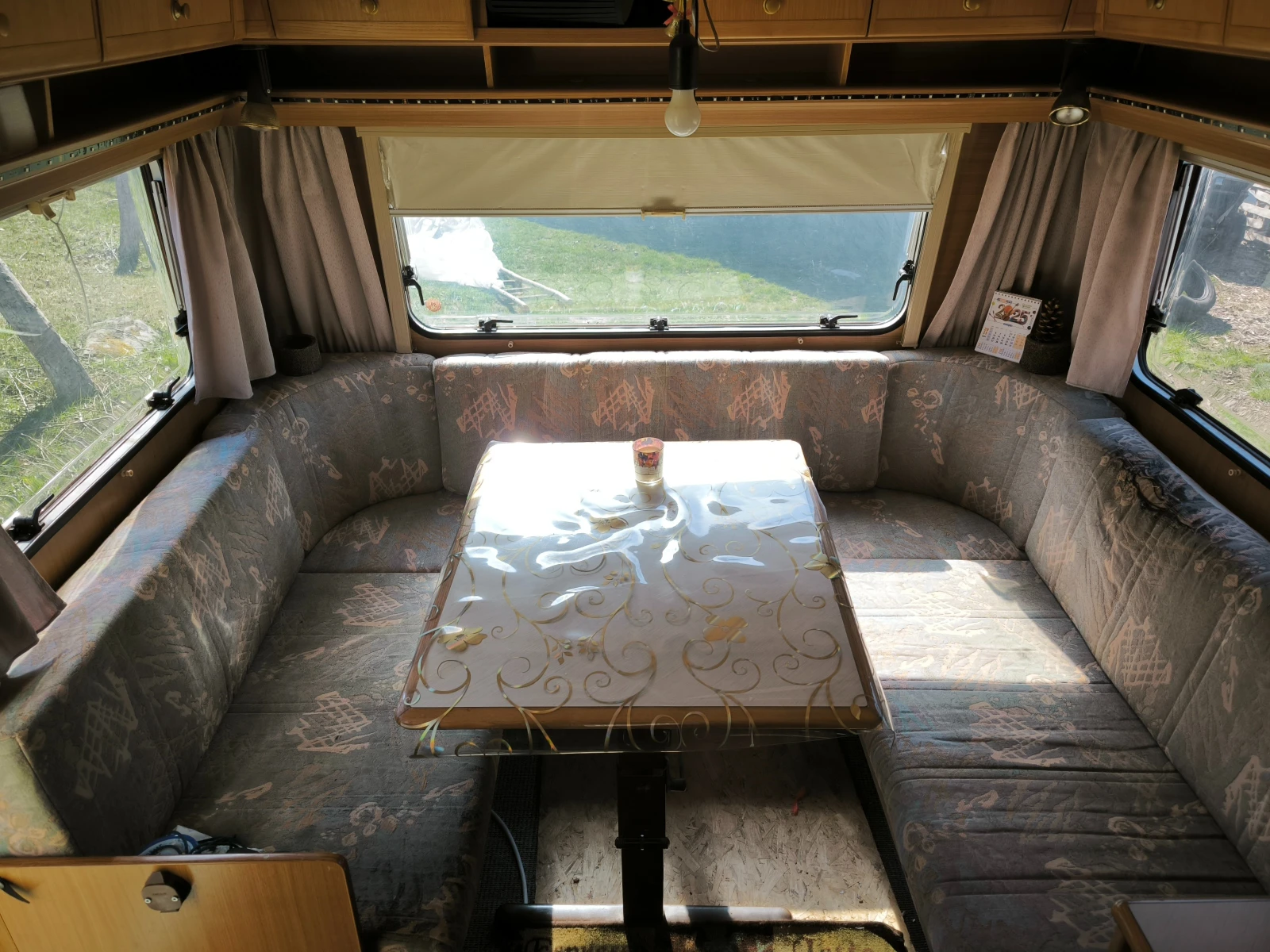 Каравана Dethleffs RM5 , снимка 12 - Каравани и кемпери - 54156869