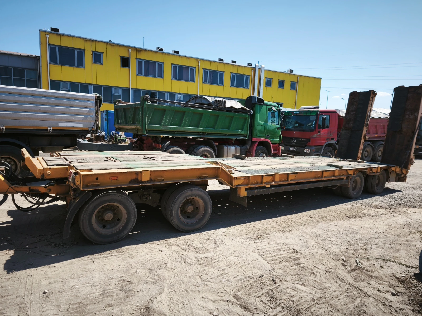 За камион Goldhofer TU 4 2 X 2 32 80, снимка 3 - Ремаркета - 55784944