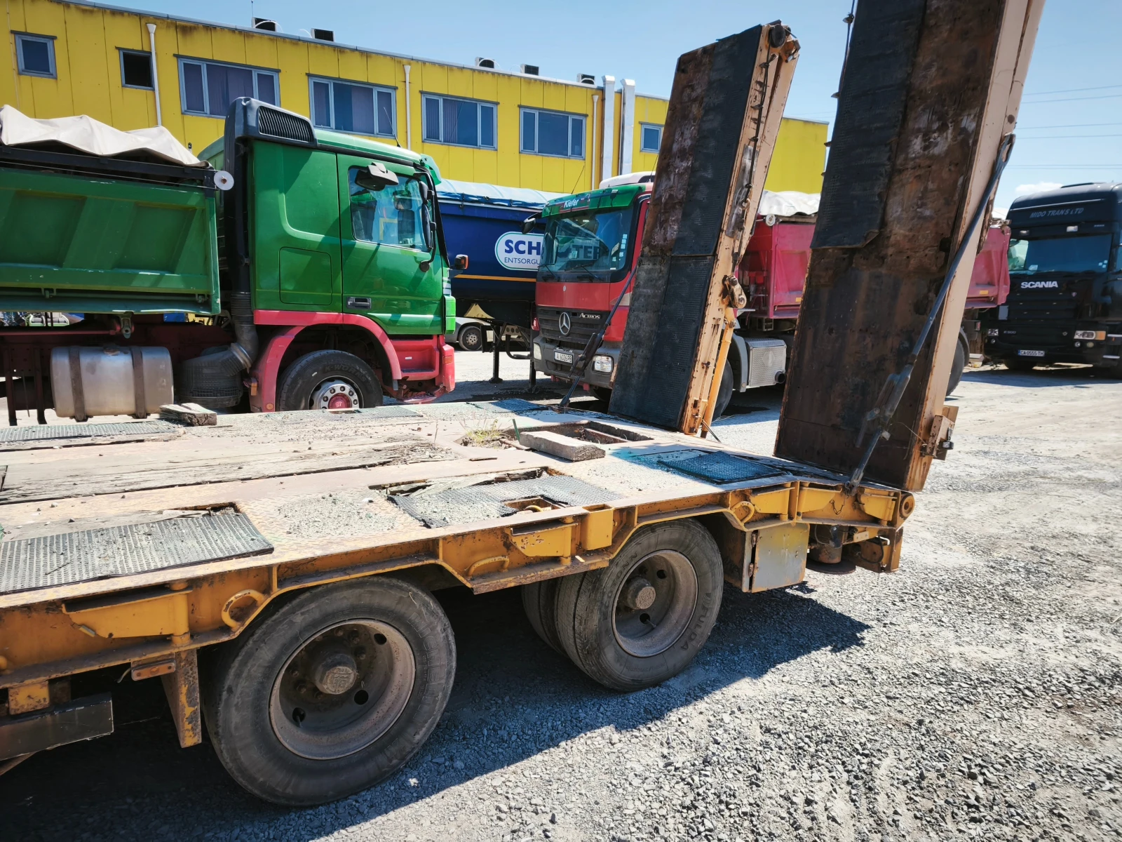 За камион Goldhofer TU 4 2 X 2 32 80, снимка 2 - Ремаркета - 55784944