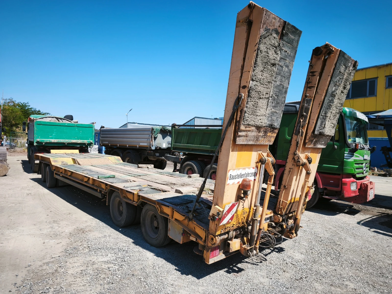 За камион Goldhofer TU 4 2 X 2 32 80