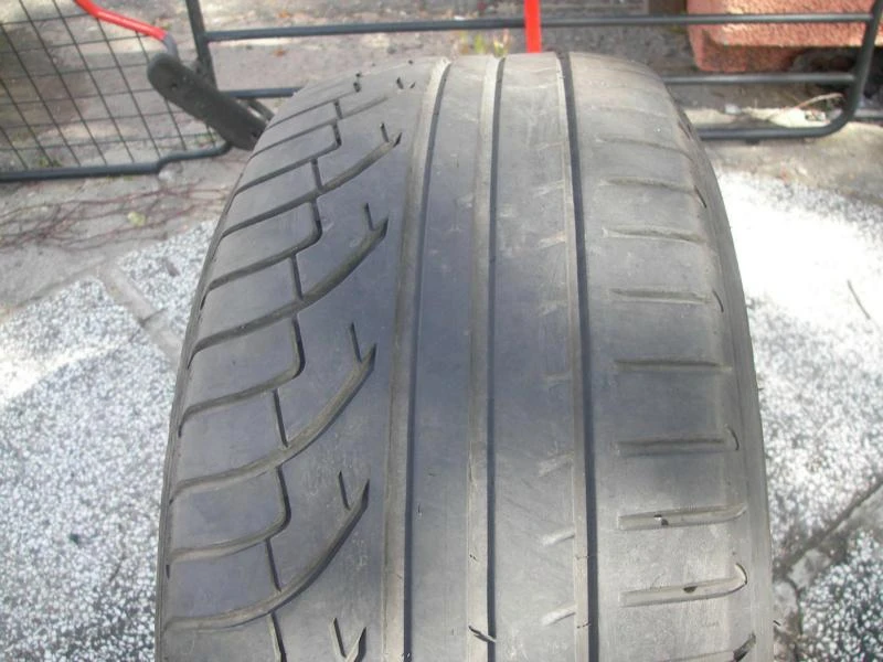 Гуми Летни 235/55R17, снимка 1 - Гуми и джанти - 49504460