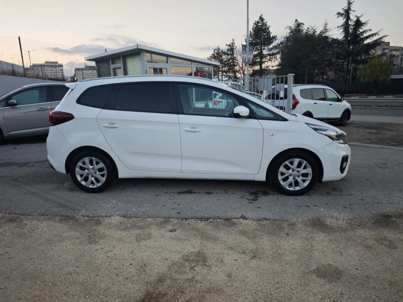 Kia Carens 1.7CRDI* FACE* ПОДАРЪК 4 ЗИМНИ ГУМИ* ОТЛИЧЕН* ТОПЦ, снимка 6 - Автомобили и джипове - 48338715