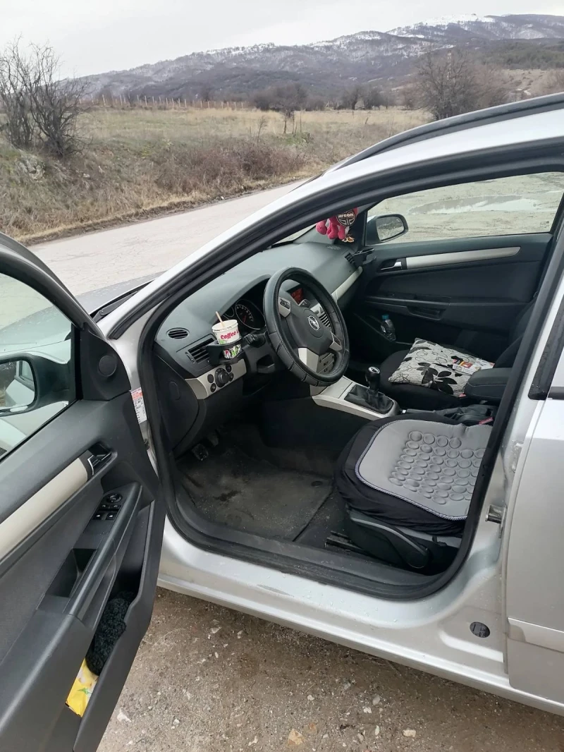 Opel Astra 1.7 CDTI 6 скорости, снимка 2 - Автомобили и джипове - 48460629