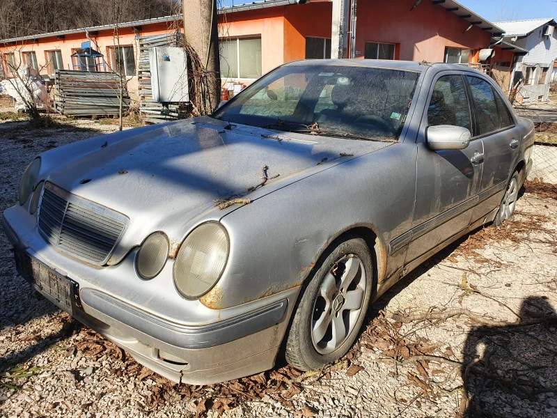 Mercedes-Benz E 270, снимка 2 - Автомобили и джипове - 48905752