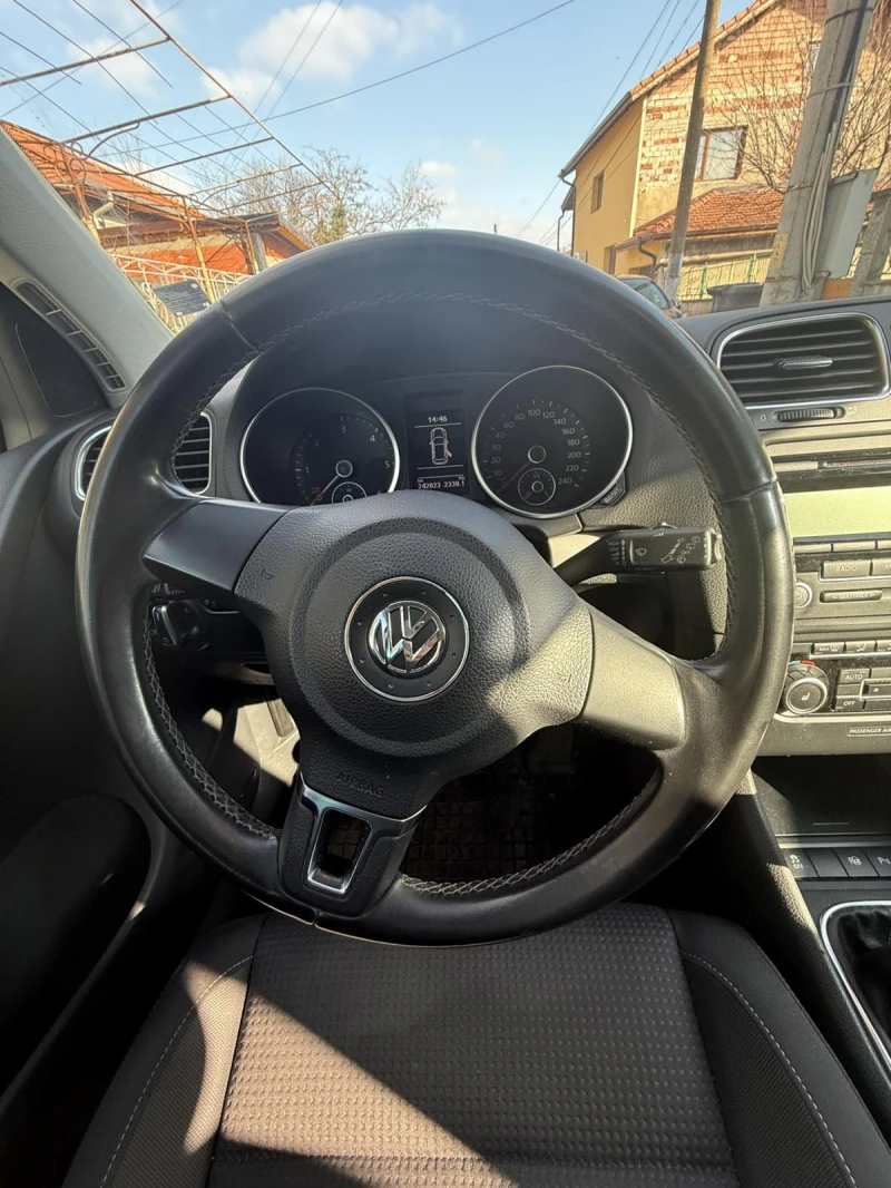 VW Golf, снимка 11 - Автомобили и джипове - 49038458