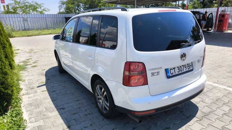 VW Touran, снимка 3 - Автомобили и джипове - 51235221