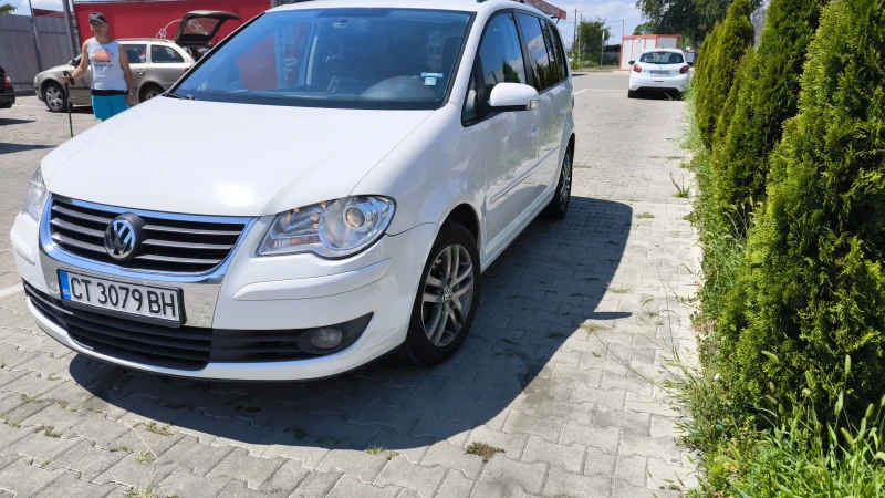 VW Touran, снимка 4 - Автомобили и джипове - 51235221