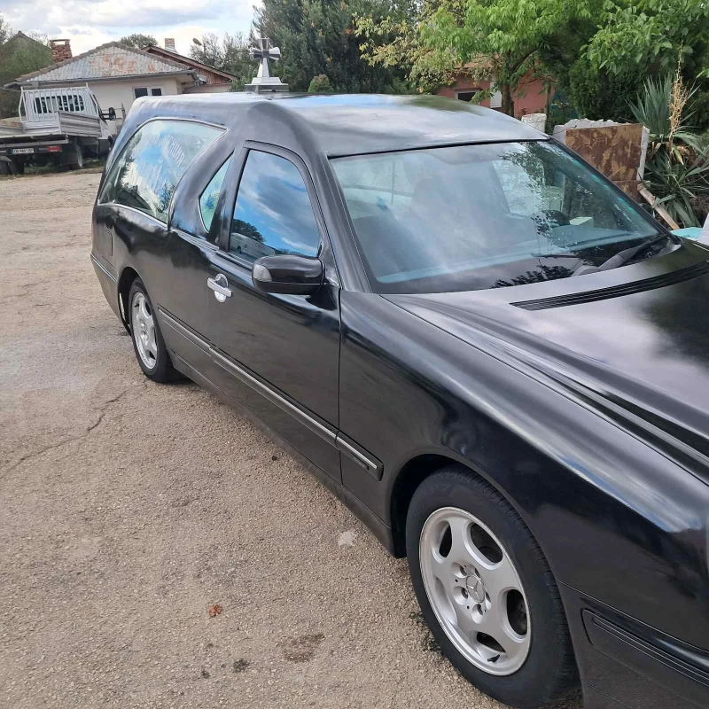 Mercedes-Benz E 270 Катафалка, снимка 6 - Автомобили и джипове - 52833228