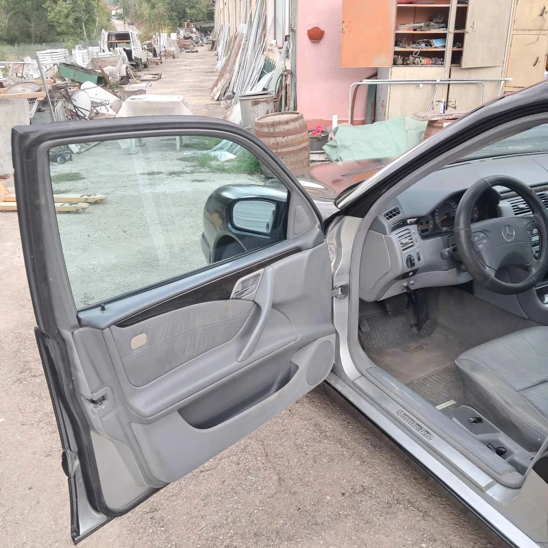 Mercedes-Benz E 270 Катафалка, снимка 8 - Автомобили и джипове - 52833228