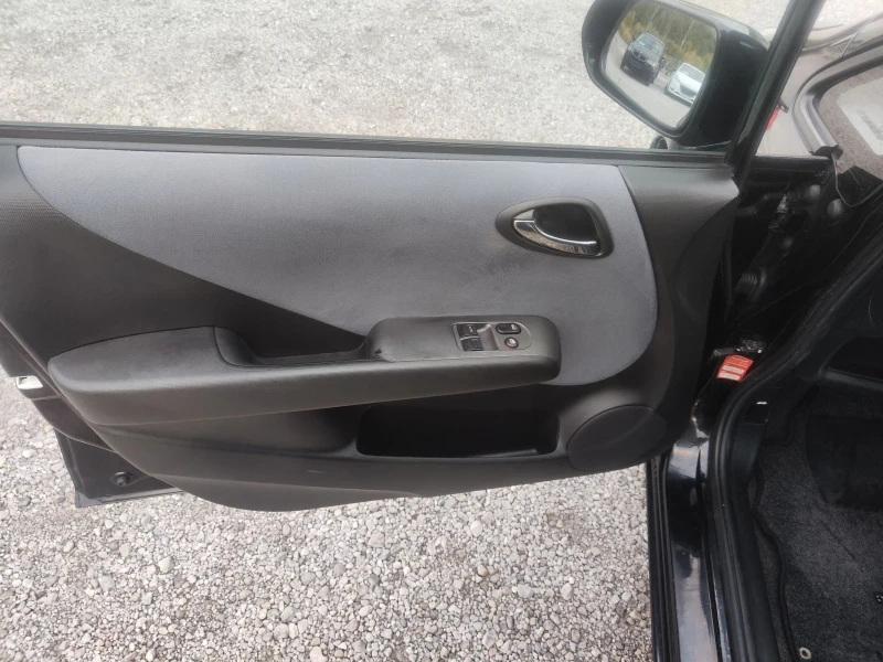 Honda Jazz 1.4 климатик , снимка 13 - Автомобили и джипове - 51912463