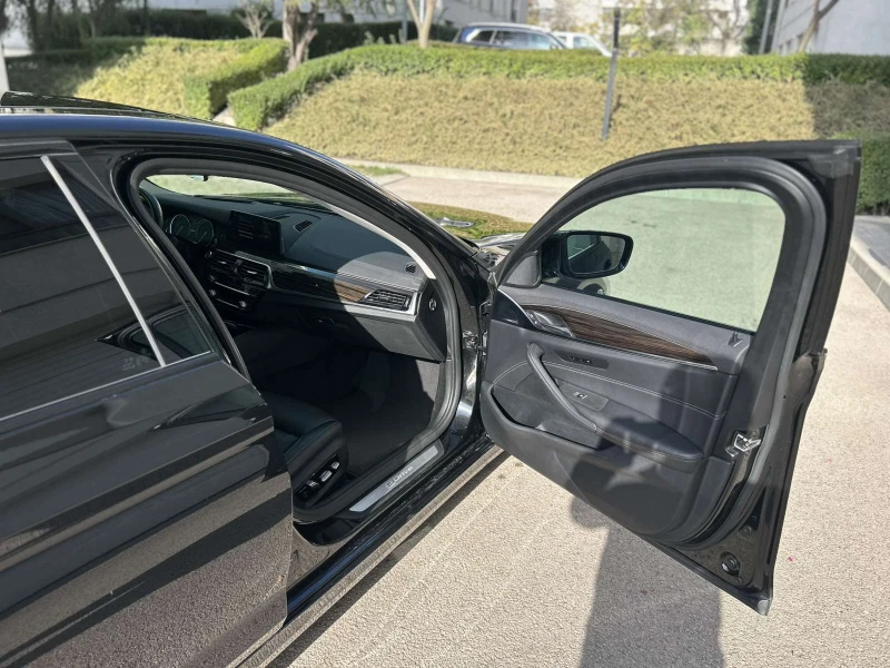 BMW 530E, снимка 7 - Автомобили и джипове - 52498447