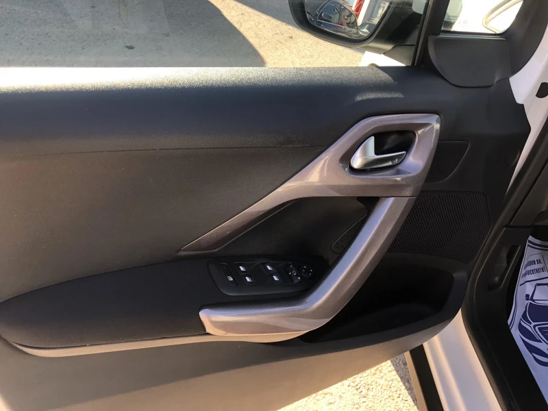 Peugeot 2008 1.2VTI ALLURE, снимка 12 - Автомобили и джипове - 52750068