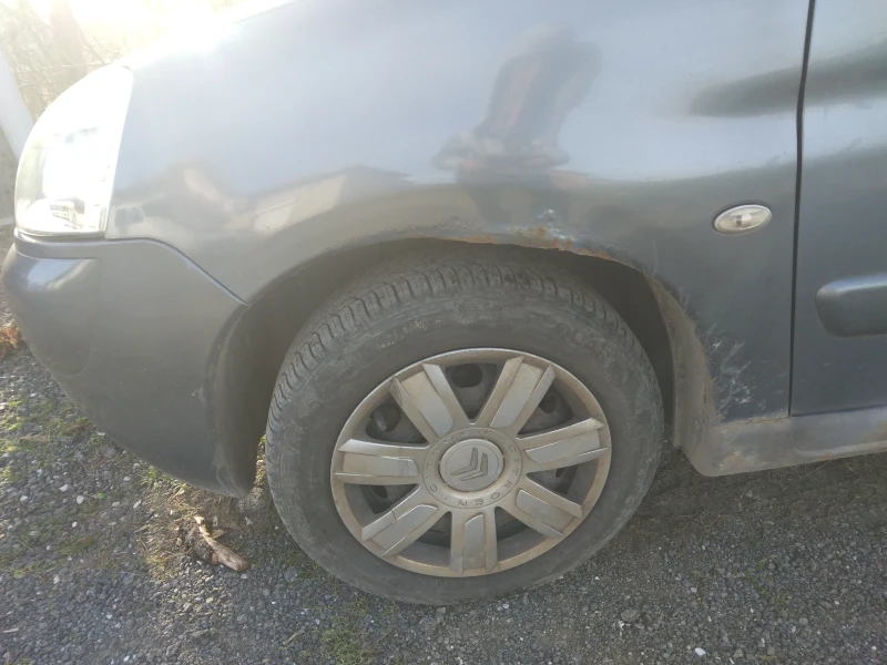 Citroen Berlingo 1.6HDI, снимка 5 - Автомобили и джипове - 52997655