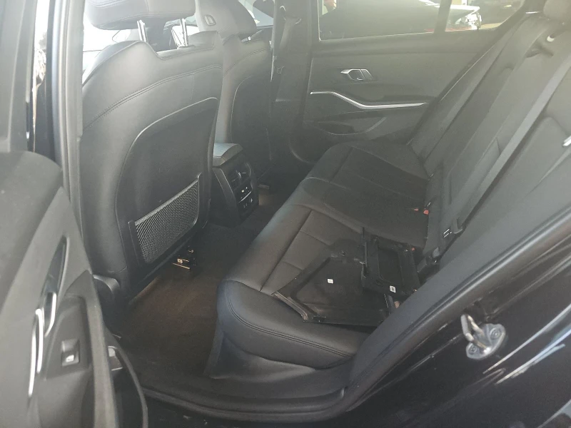 BMW 330 i | ДВА КЛЮЧА | ШИБЕДАХ | BLIND SPOT | , снимка 13 - Автомобили и джипове - 53299456