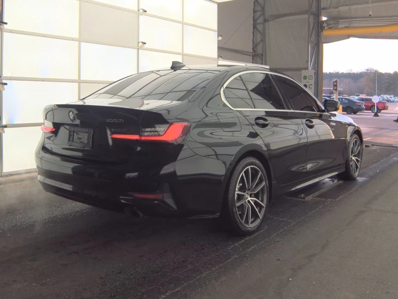 BMW 330 i | ДВА КЛЮЧА | ШИБЕДАХ | BLIND SPOT | , снимка 3 - Автомобили и джипове - 53299456