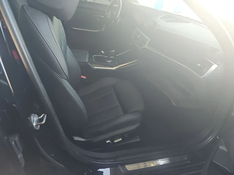 BMW 330 i | ДВА КЛЮЧА | ШИБЕДАХ | BLIND SPOT | , снимка 8 - Автомобили и джипове - 53299456