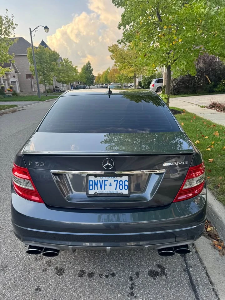 Mercedes-Benz C 63 AMG CARFAX* АВТОФИНАНСИРАНЕ* БЕЗ ПЪРВОНАЧАЛНА ВНОСКА* , снимка 5 - Автомобили и джипове - 52952180