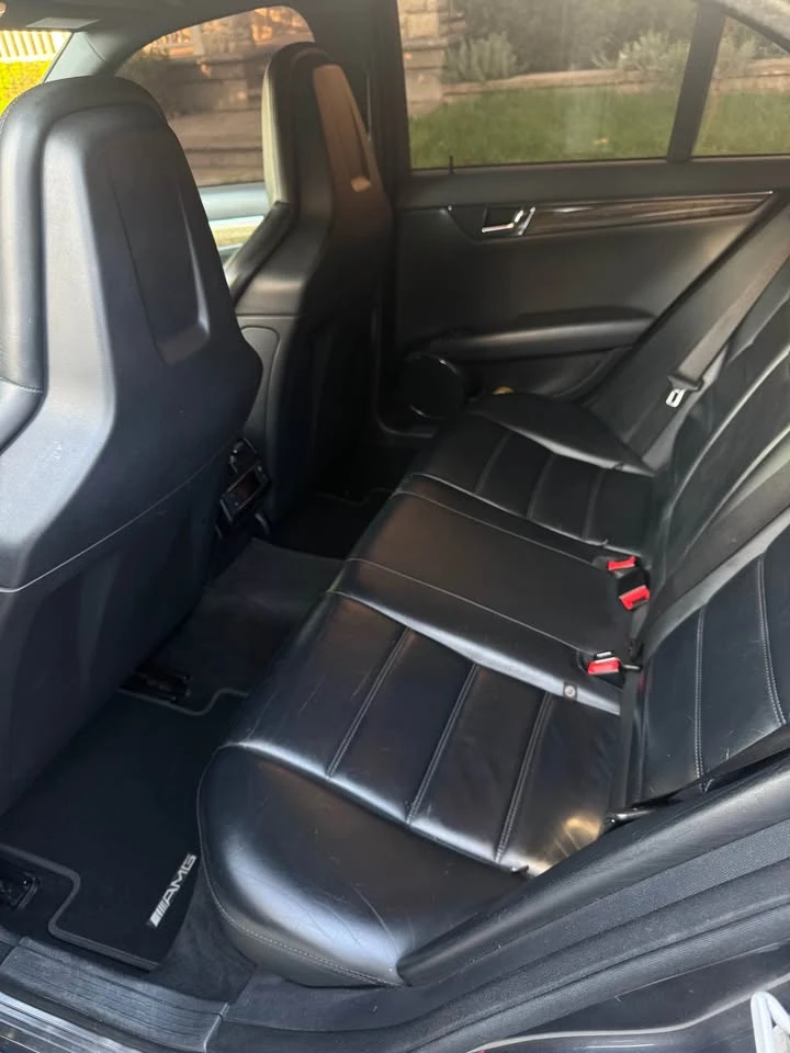 Mercedes-Benz C 63 AMG CARFAX* АВТОФИНАНСИРАНЕ* БЕЗ ПЪРВОНАЧАЛНА ВНОСКА* , снимка 9 - Автомобили и джипове - 52952180