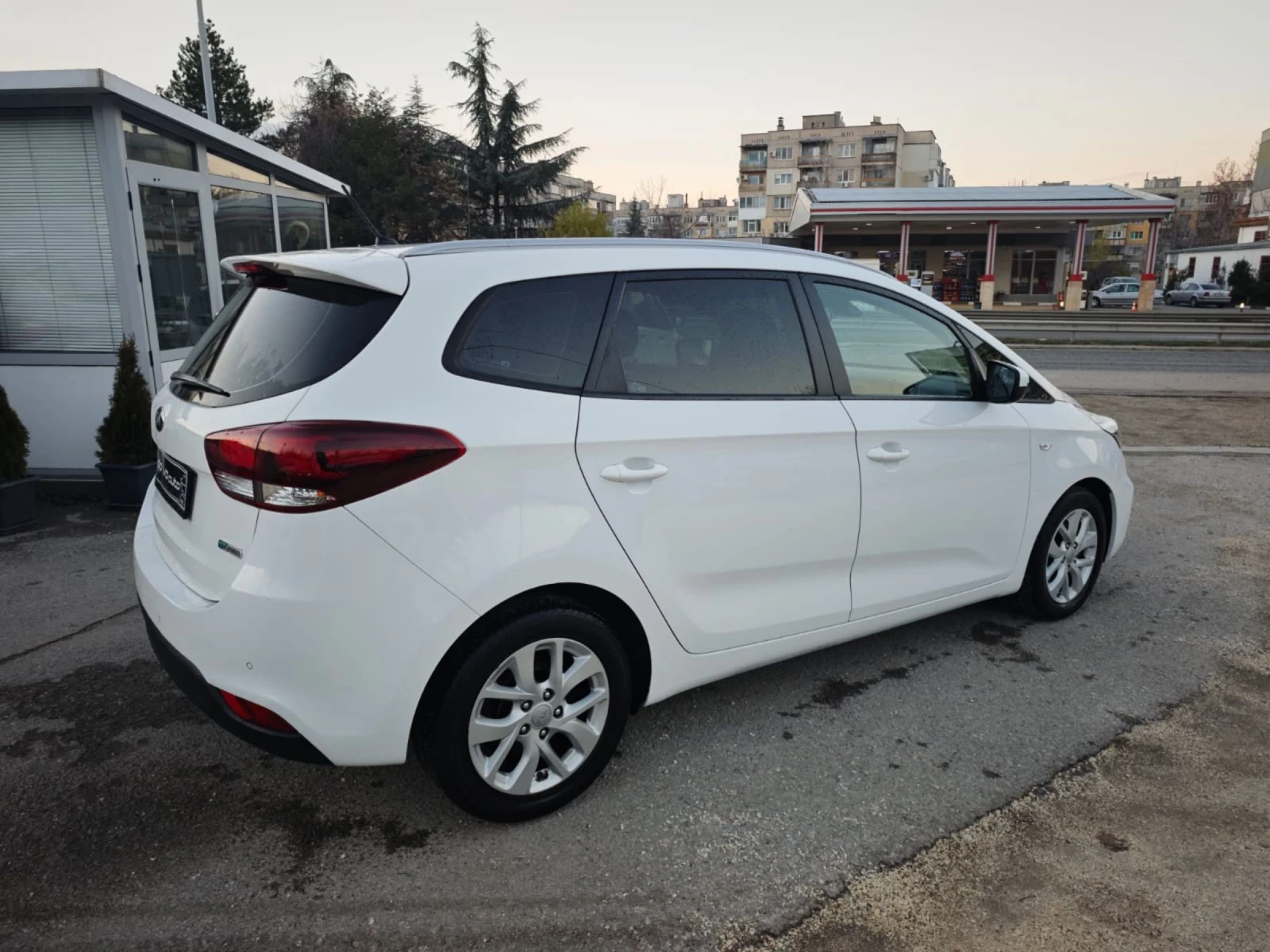 Kia Carens 1.7CRDI* FACE* ПОДАРЪК 4 ЗИМНИ ГУМИ* ОТЛИЧЕН* ТОПЦ - изображение 5