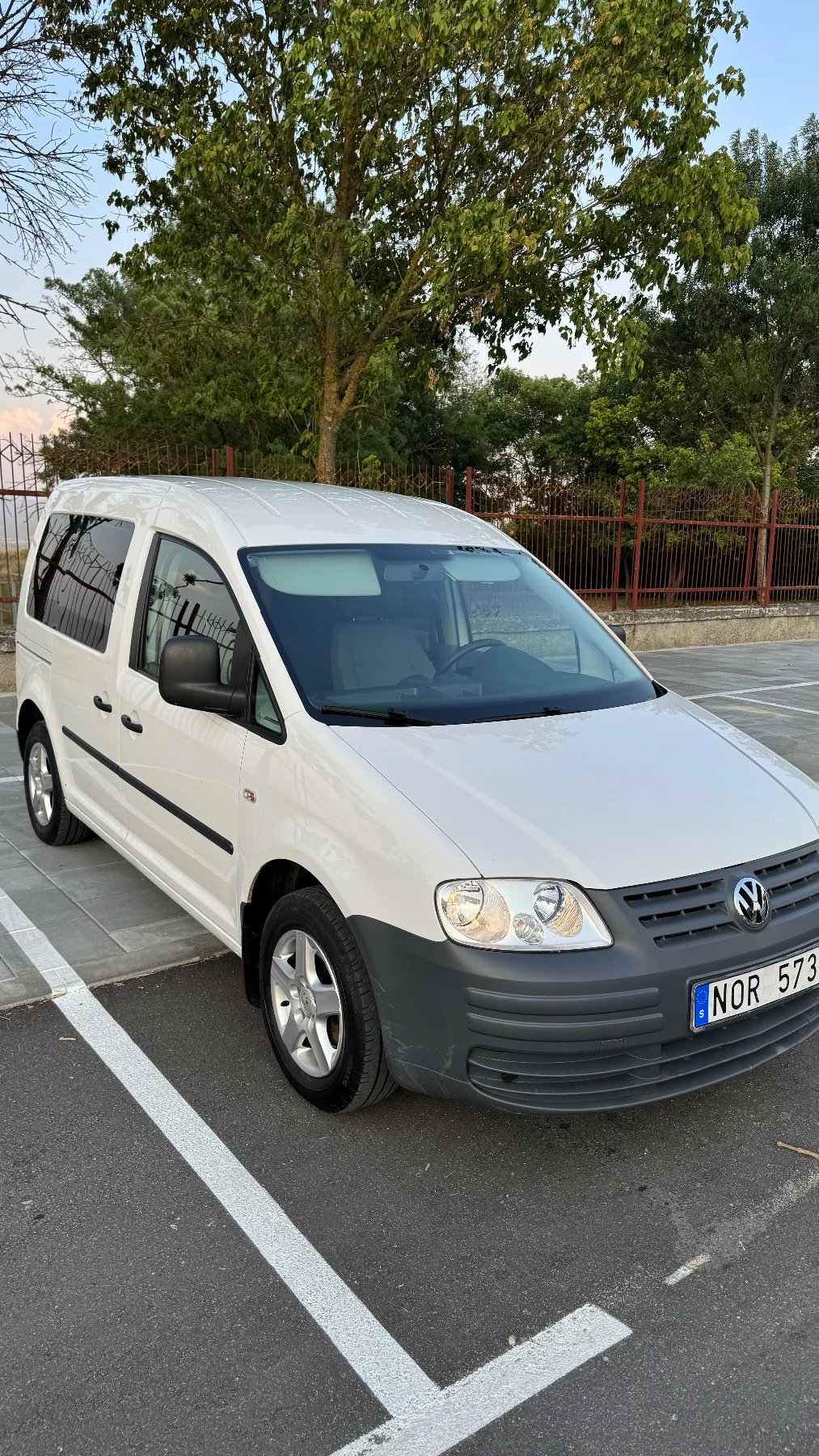 VW Caddy 2.0I бензин/метан 130000 км - изображение 2