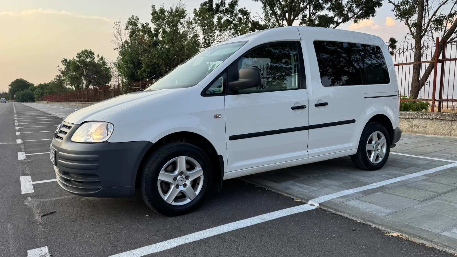 VW Caddy 2.0I бензин/метан 130000 км - изображение 8