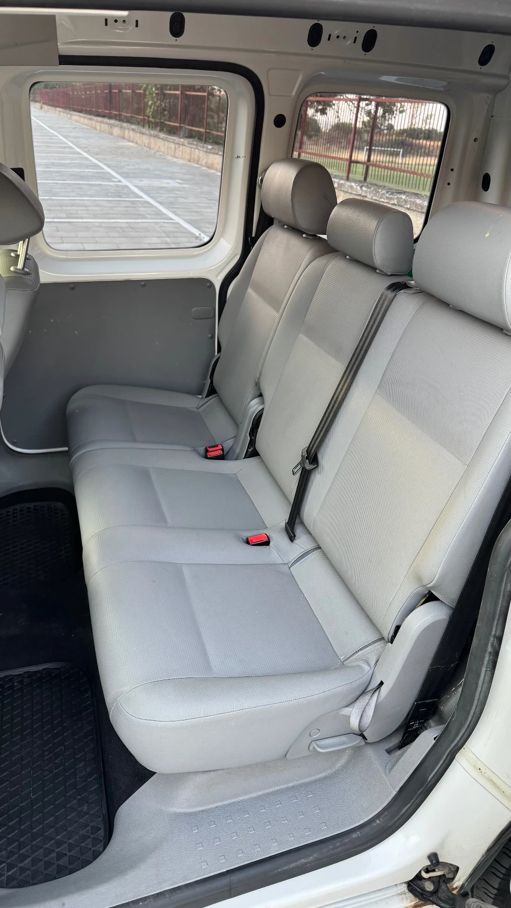 VW Caddy 2.0I бензин/метан 130000 км - изображение 6