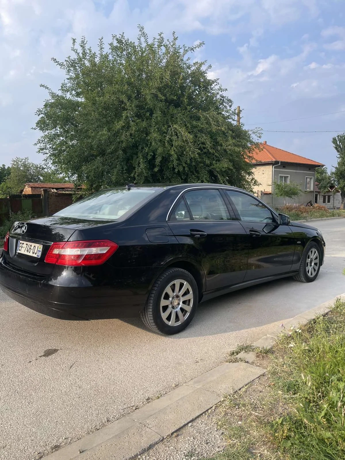 Mercedes-Benz E 200  - изображение 4