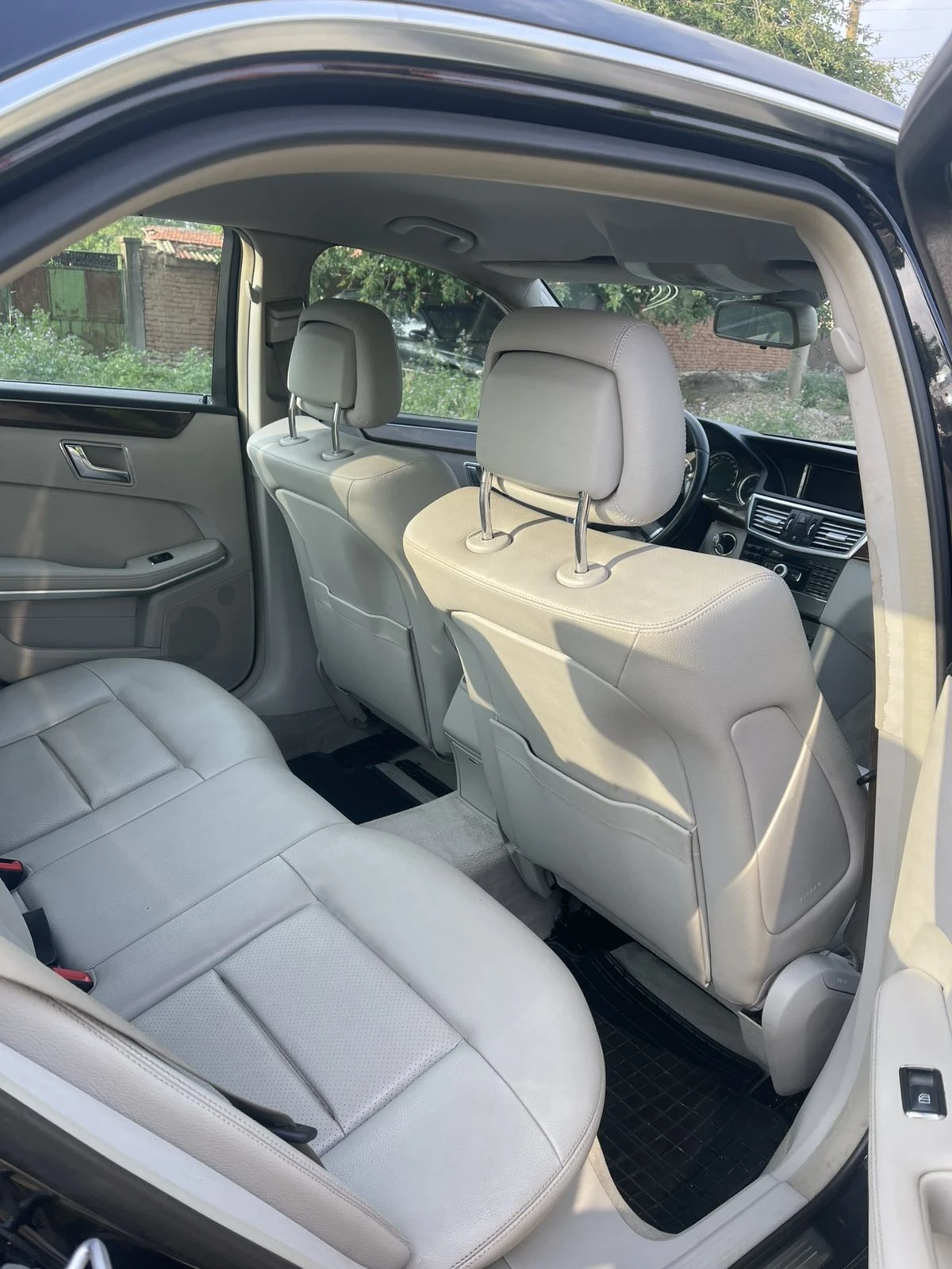 Mercedes-Benz E 200  - изображение 8