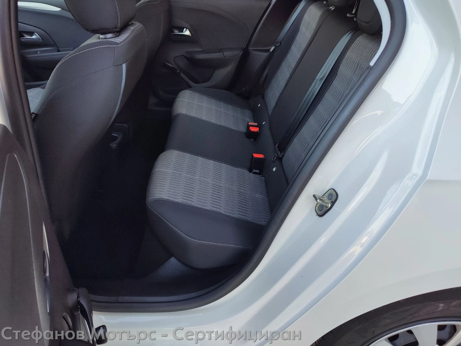 Opel Corsa Edition Limousine 1.2 (75hp) MT5, снимка 13 - Автомобили и джипове - 51692987
