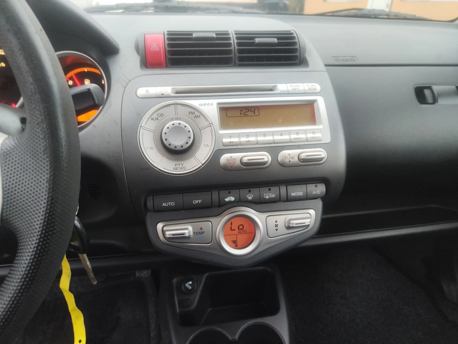 Honda Jazz 1.4 климатик  | Mobile.bg — изображение 11