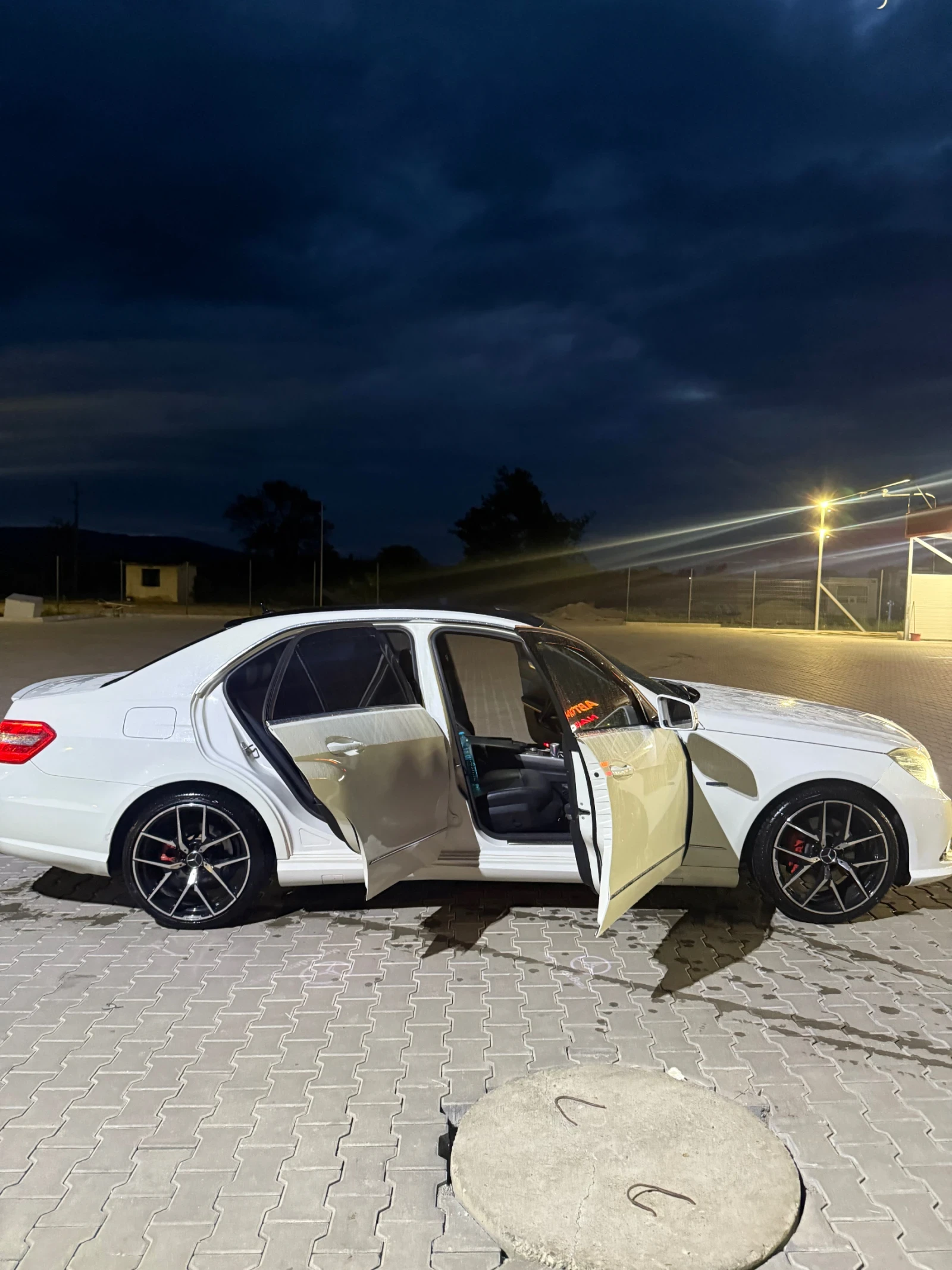 Mercedes-Benz E 350 Mercedes E350 AMG PACK TOP FULL | Mobile.bg — изображение 16