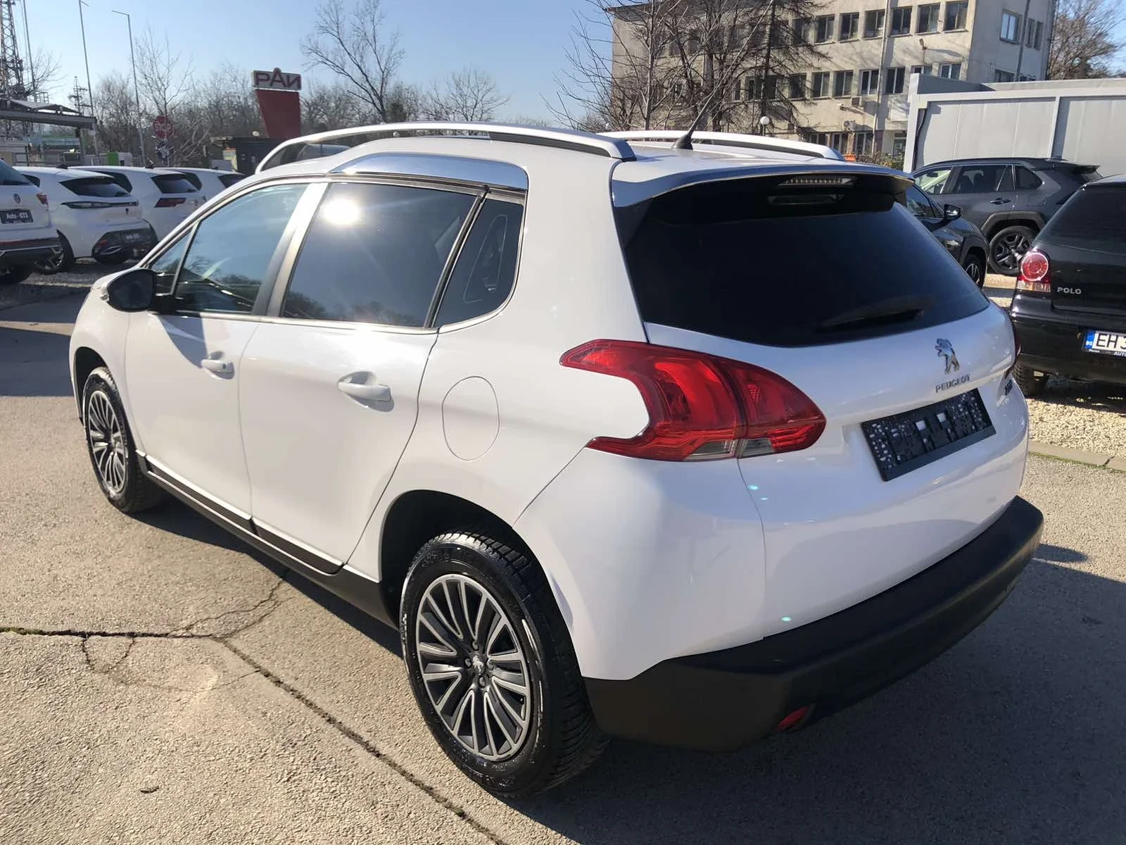 Peugeot 2008 1.2VTI ALLURE - изображение 6