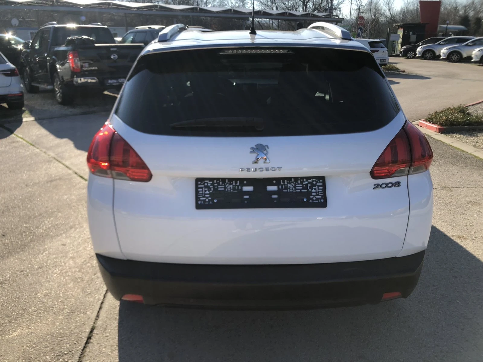 Peugeot 2008 1.2VTI ALLURE - изображение 5