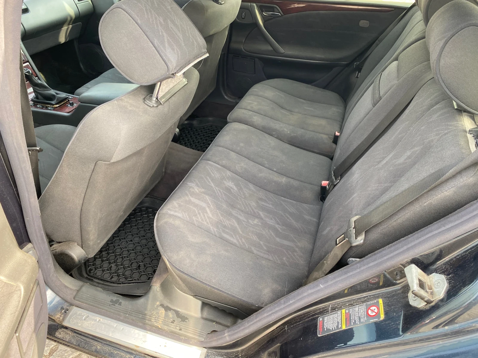 Mercedes-Benz E 220 2 БРОЯ, снимка 6 - Автомобили и джипове - 53705045