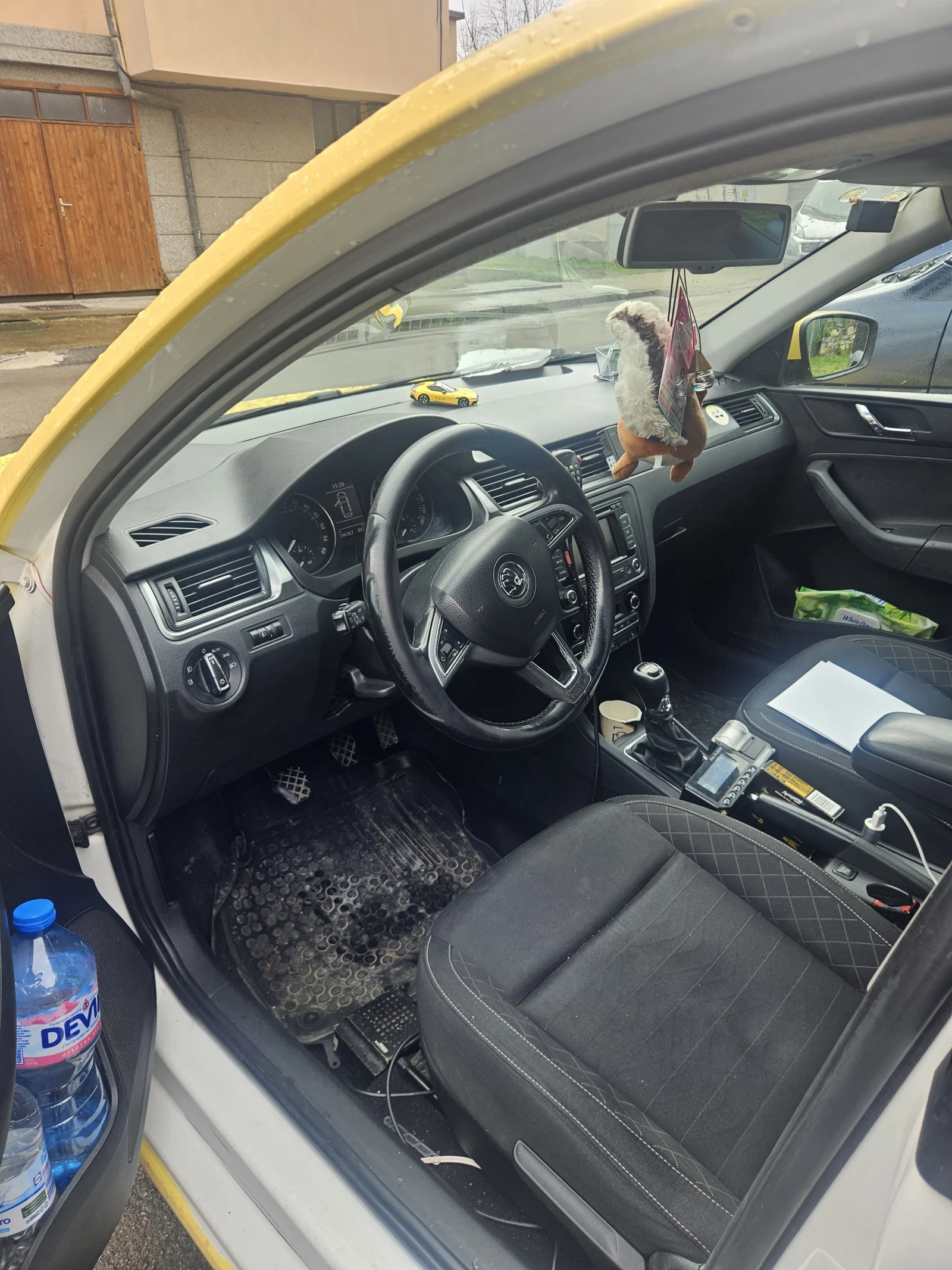 Skoda Rapid, снимка 3 - Автомобили и джипове - 54103602