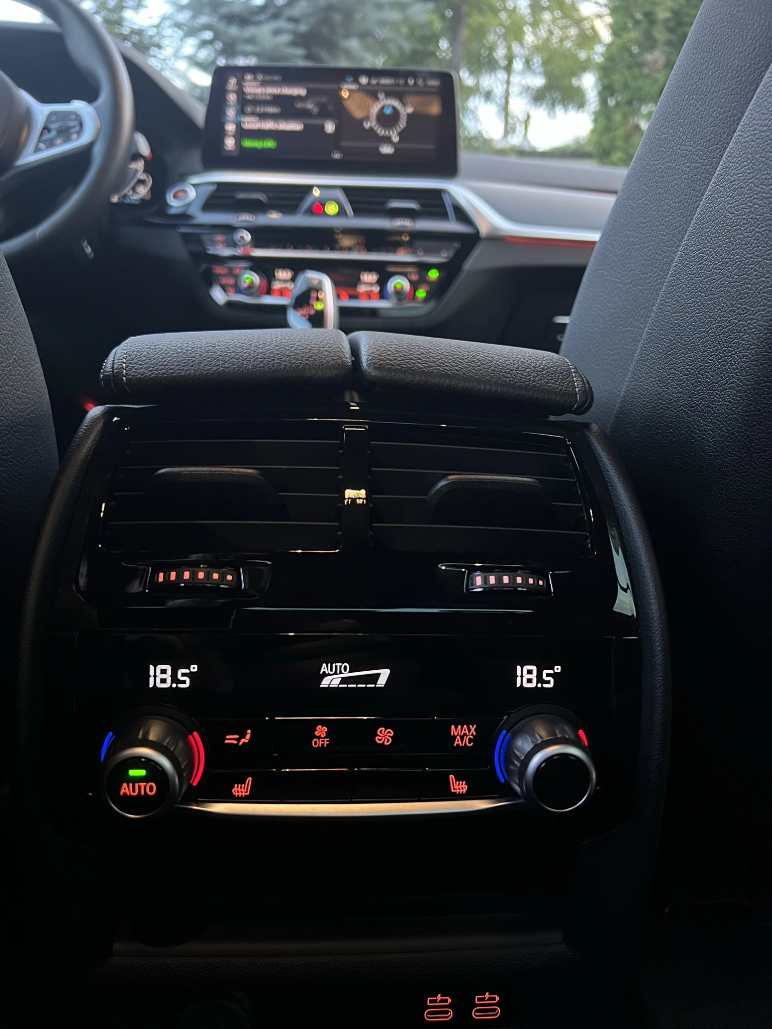 BMW 545 e xDrive LCI M-Sport, снимка 10 - Автомобили и джипове - 54356344