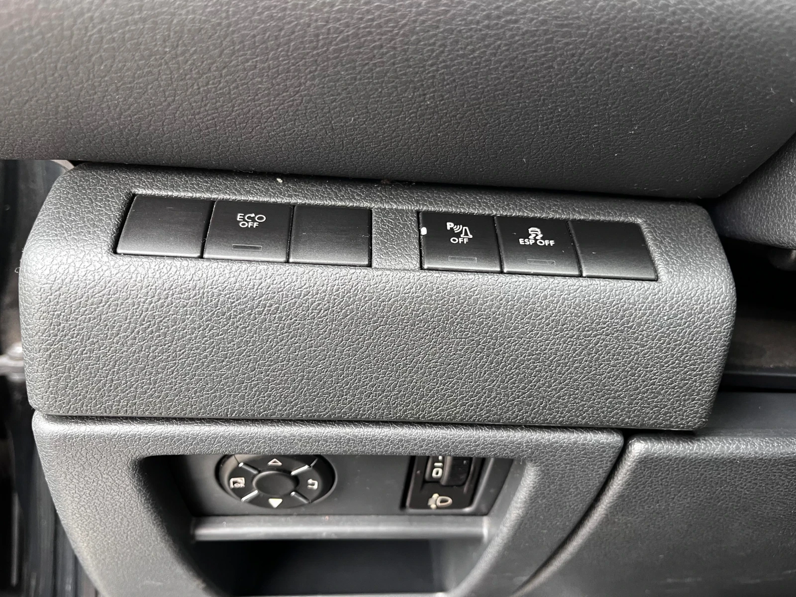 Peugeot 3008 Hybrid4   2.0 HDI (200 к.с.) 4x4, снимка 11 - Автомобили и джипове - 54526597