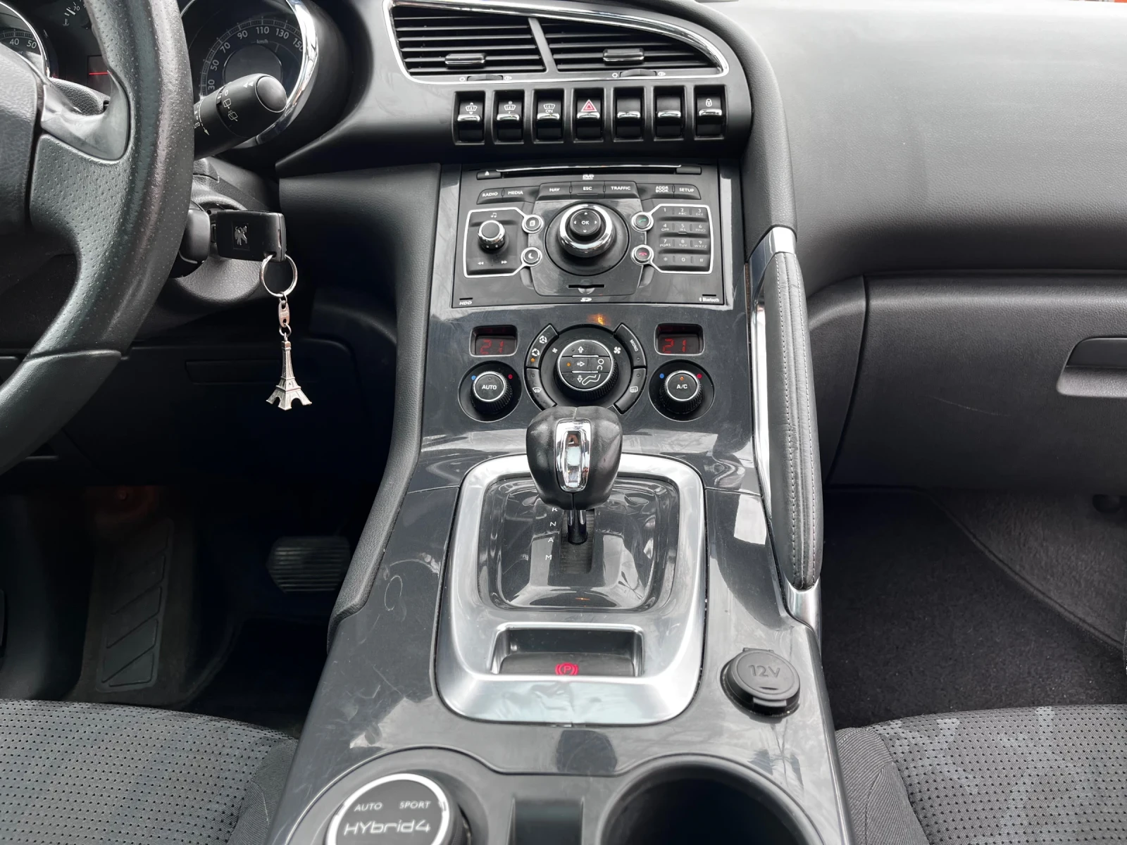 Peugeot 3008 Hybrid4   2.0 HDI (200 к.с.) 4x4, снимка 9 - Автомобили и джипове - 54526597