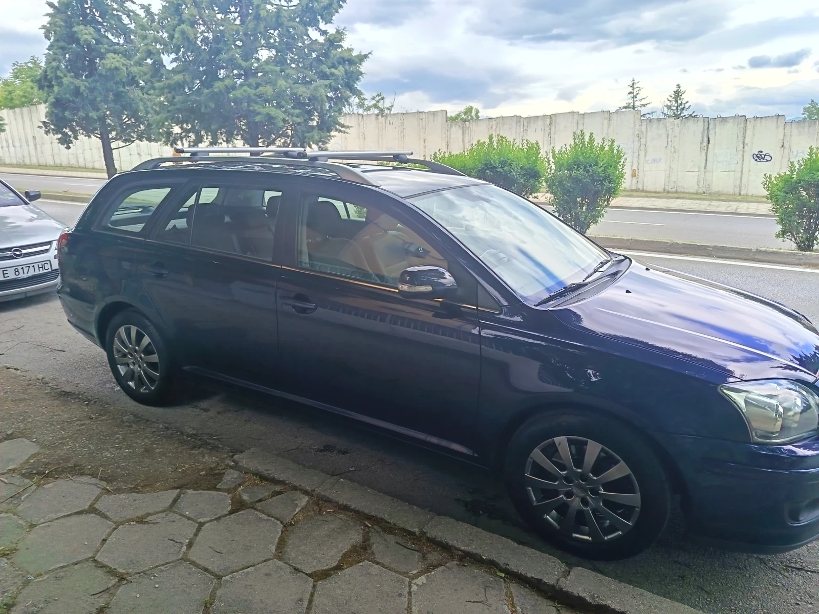 Toyota Avensis 2.0 D4D 126 h.p., снимка 3 - Автомобили и джипове - 54642906