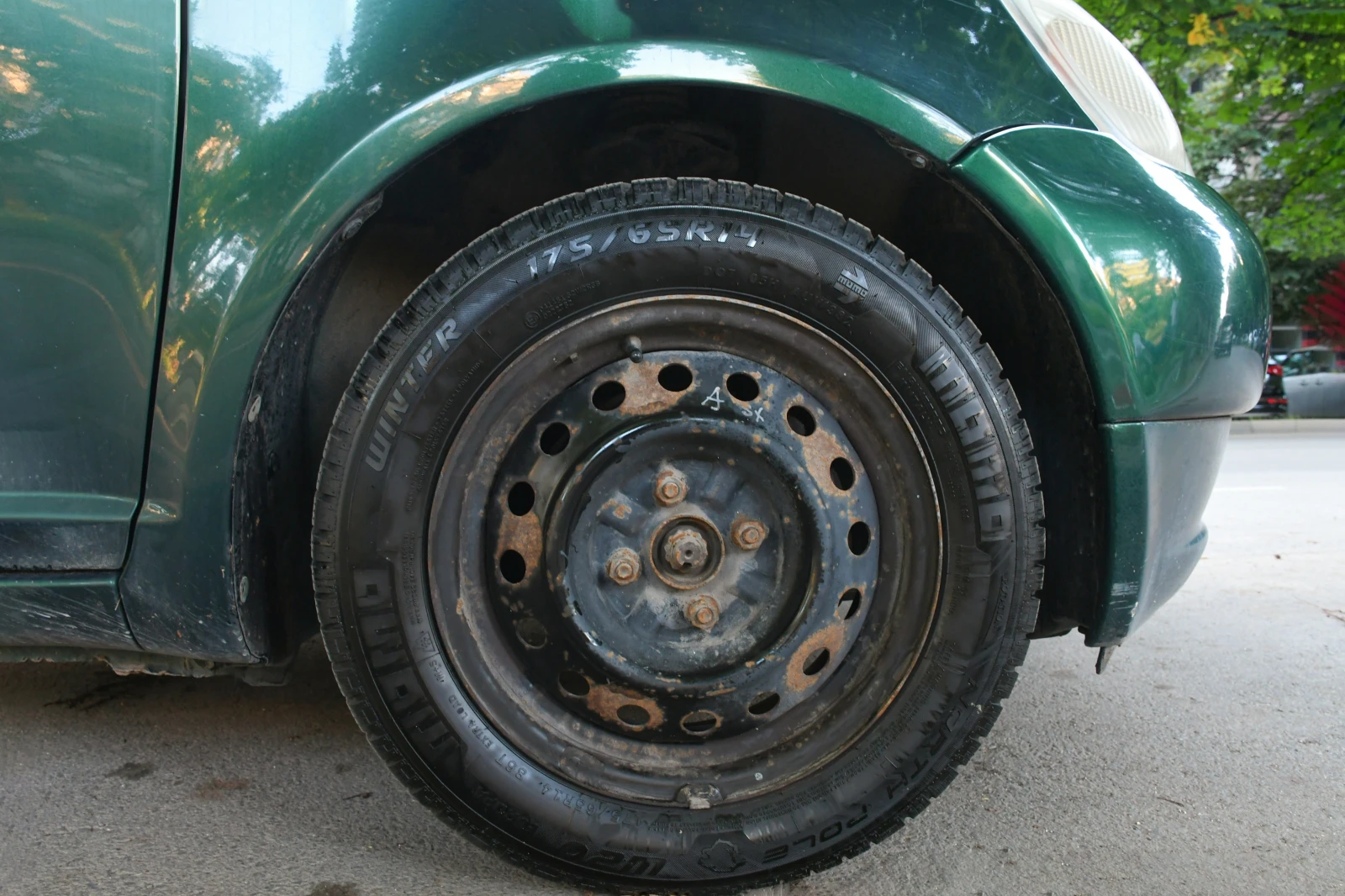 Toyota Yaris 1.0, снимка 11 - Автомобили и джипове - 54942883