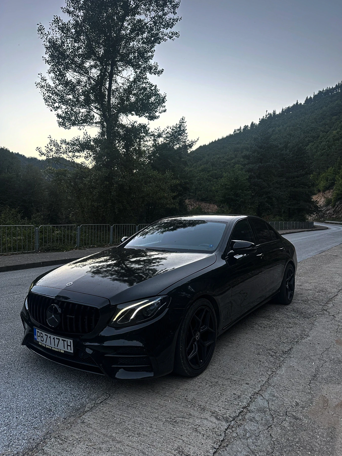 Mercedes-Benz E 220, снимка 4 - Автомобили и джипове - 55891193