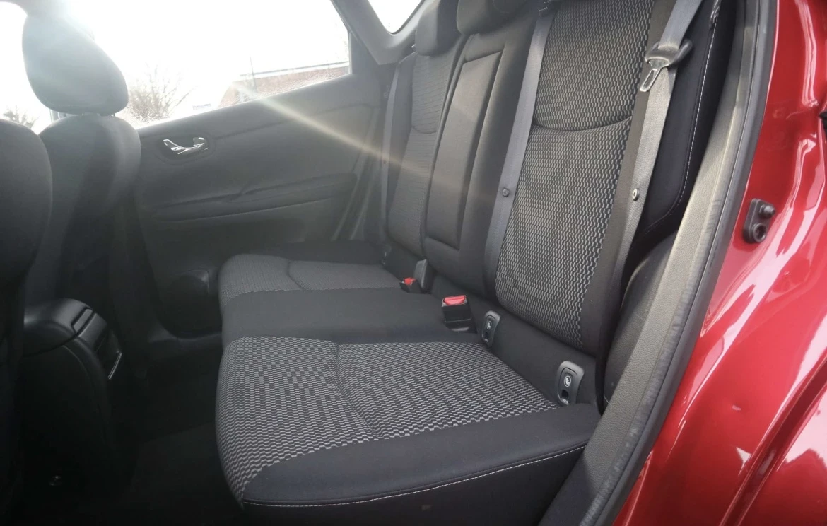 Nissan Pulsar 1.2 Tekna, снимка 8 - Автомобили и джипове - 55941681