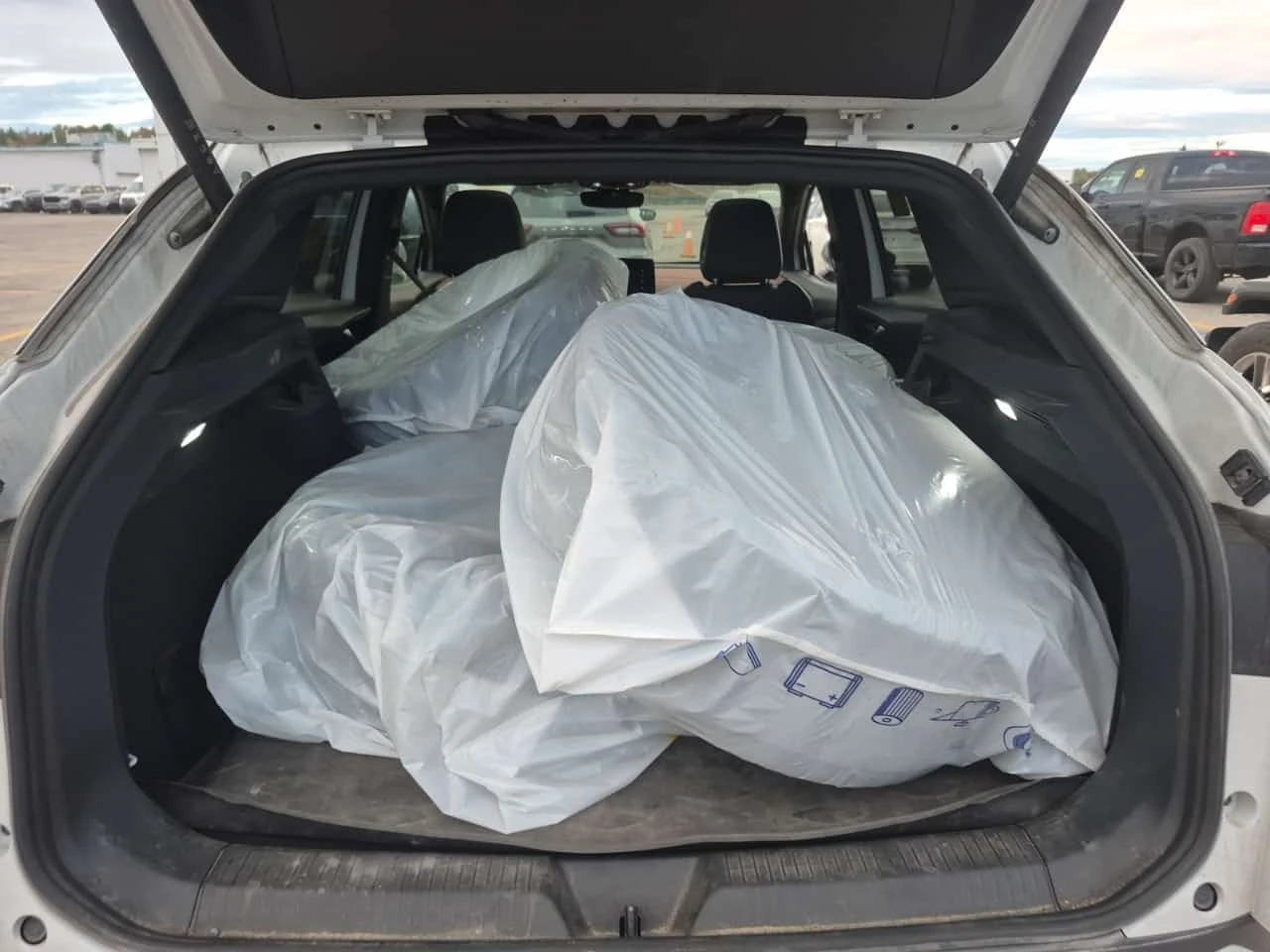 VW ID.4 * PRO * АВТОКРЕДИТ * ГЛАВНО ПРЕДСТАВИТЕЛСТВО, снимка 14 - Автомобили и джипове - 56269284