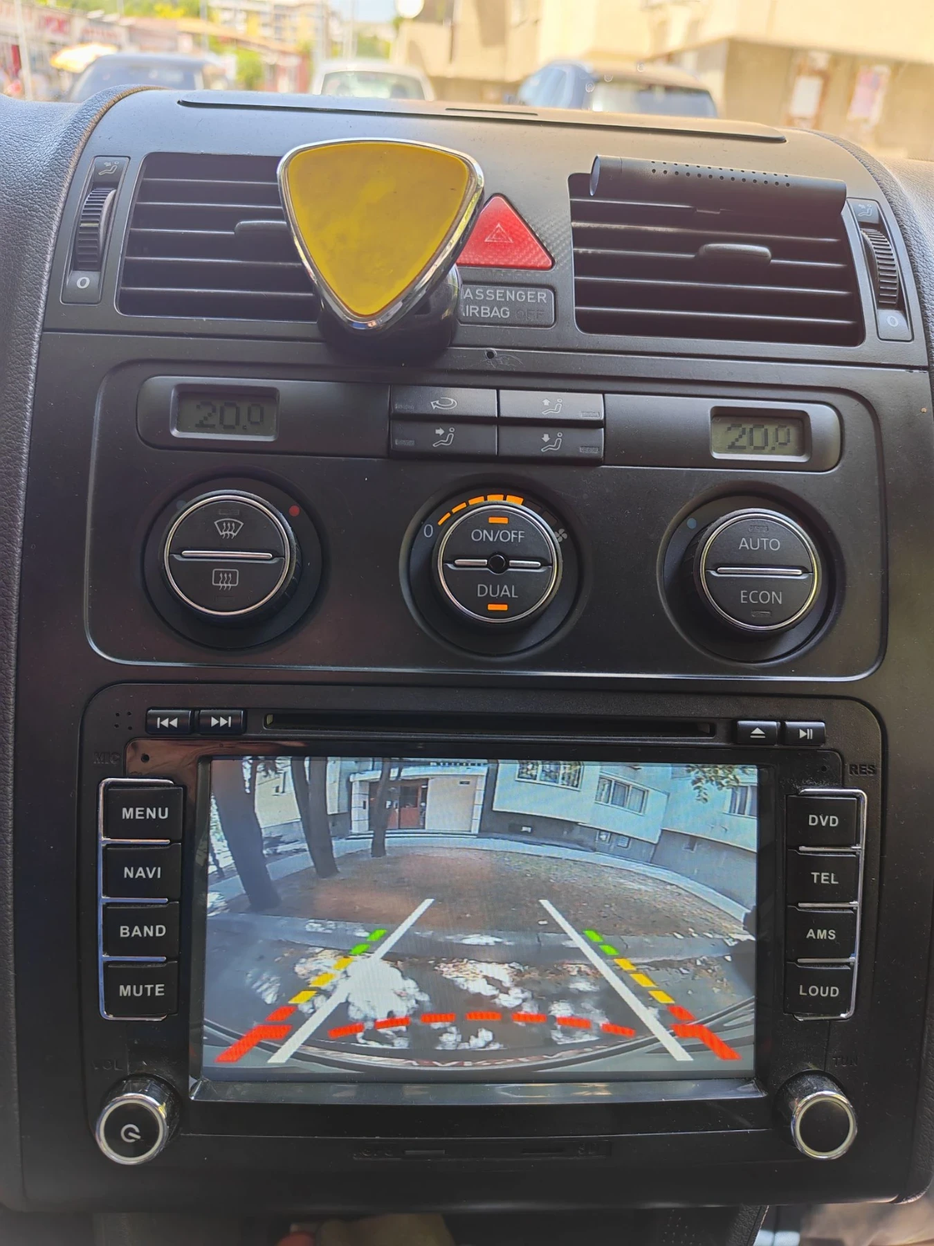 VW Touran 2.0TDi, снимка 7 - Автомобили и джипове - 56412854