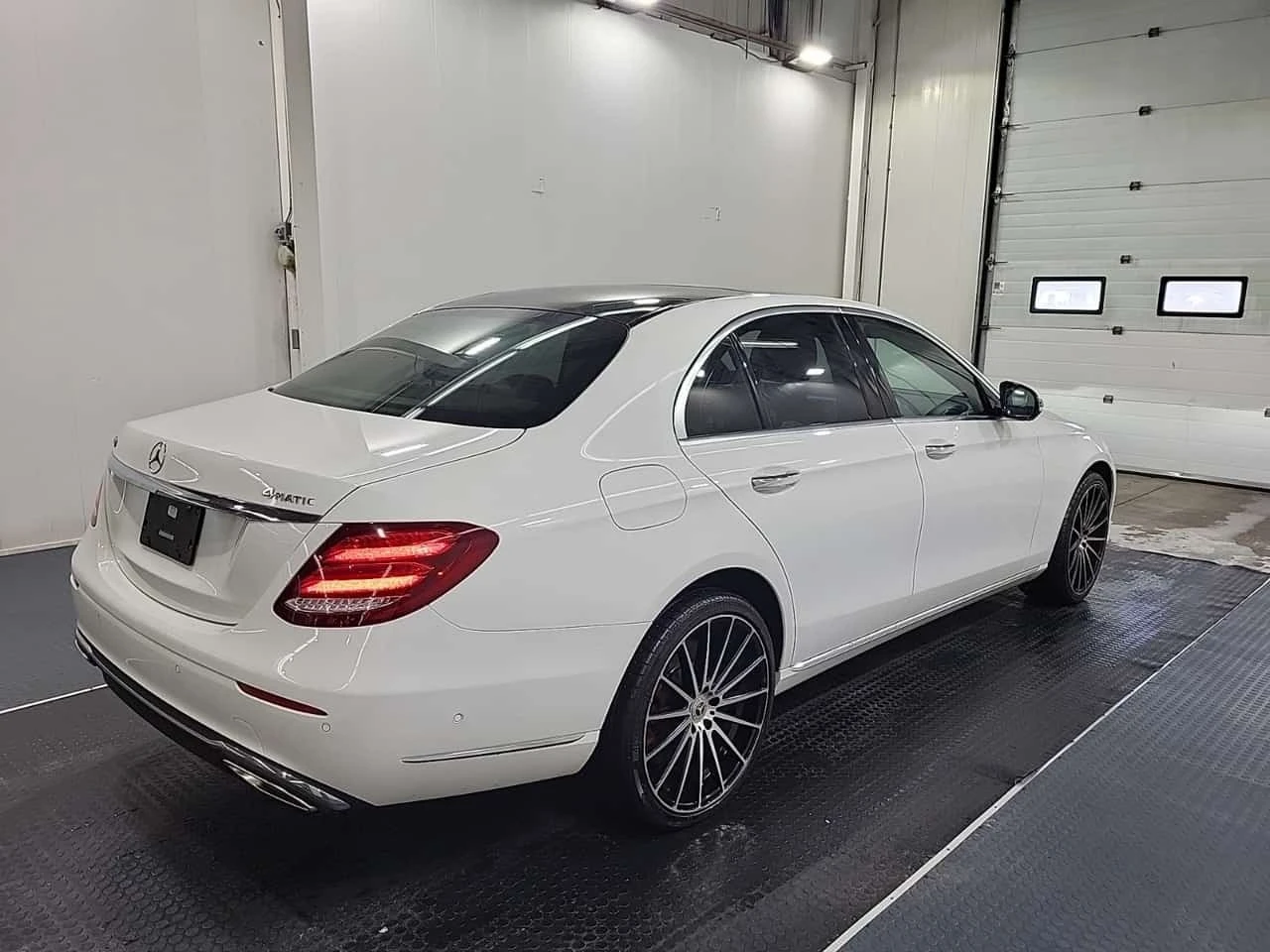 Mercedes-Benz E 400 * 4dr Sdn 4matic * CARFAX *  | Mobile.bg � ����������� 2